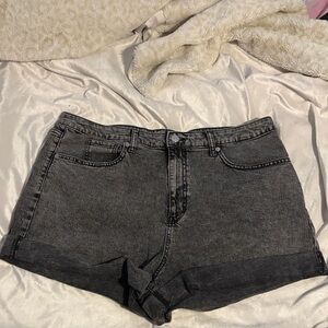 Wild Fable Charcoal Jean Shorts - Juniors Plus (17R)